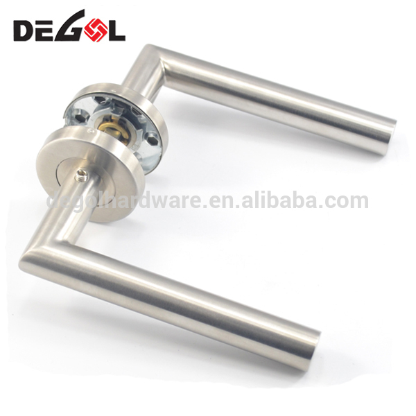 Proveedor de China de acero inoxidable de gama alta apartamento tubo interior tubo cepillado manijas de palanca de puerta de níquel satinado