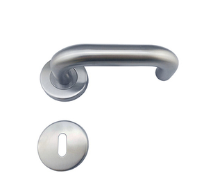Nuevo diseño moderno precio barato aleación de zinc estilo británico manija de la puerta