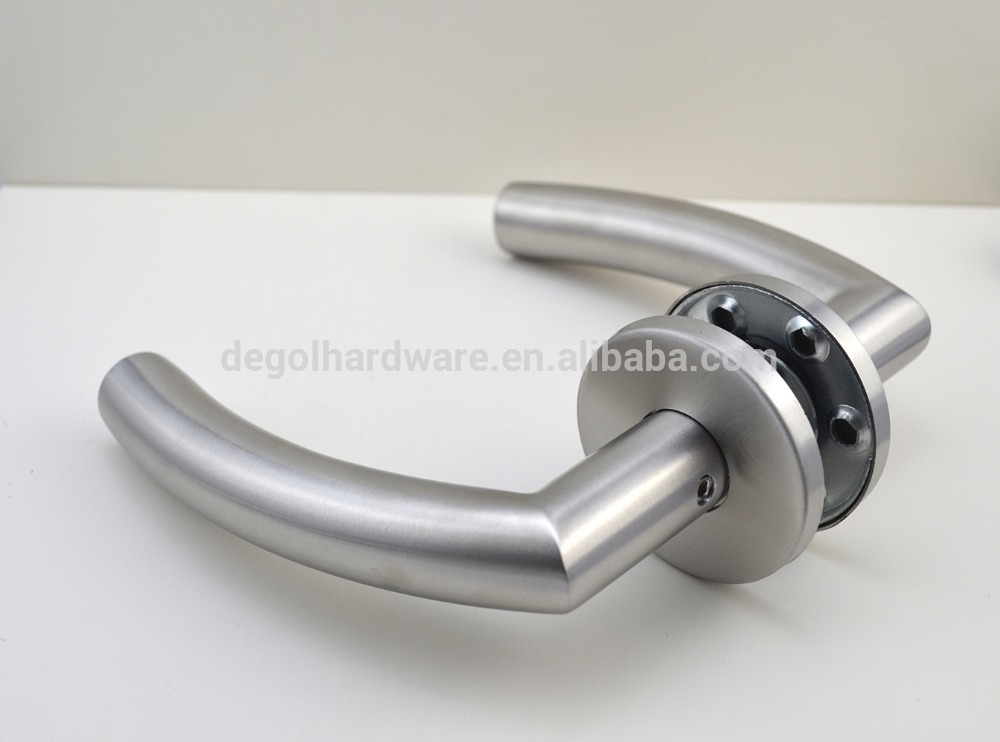 manija de la puerta moderna de bajo precio y alta calidad