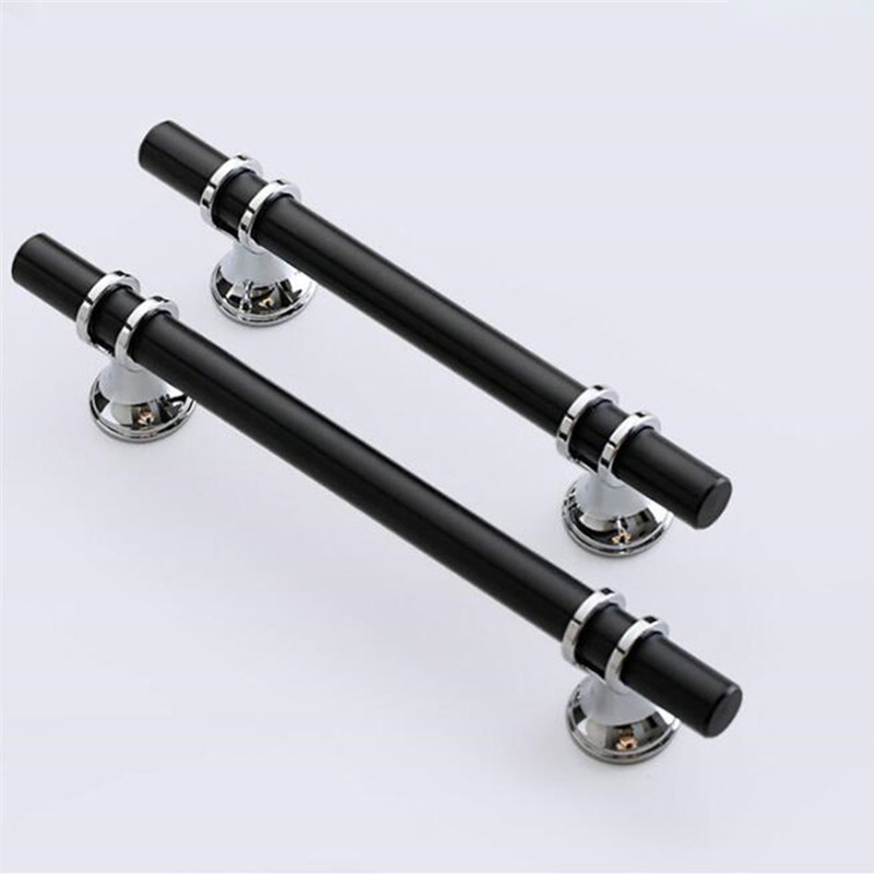 Presentamos hoy las manijas para cajones de cocina Black Gold