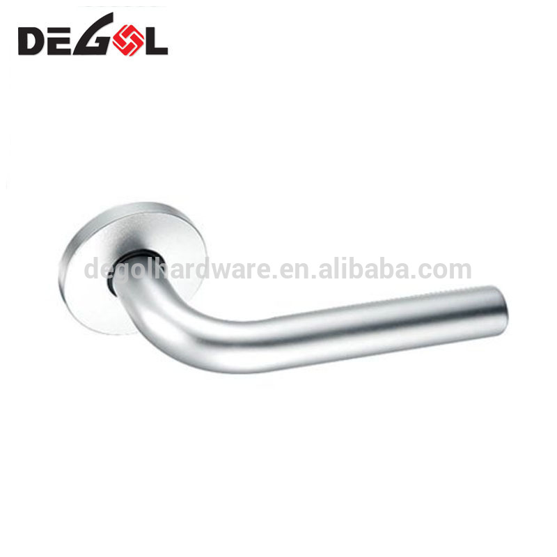 Manija de puerta de aluminio vendedora caliente para puerta de madera
