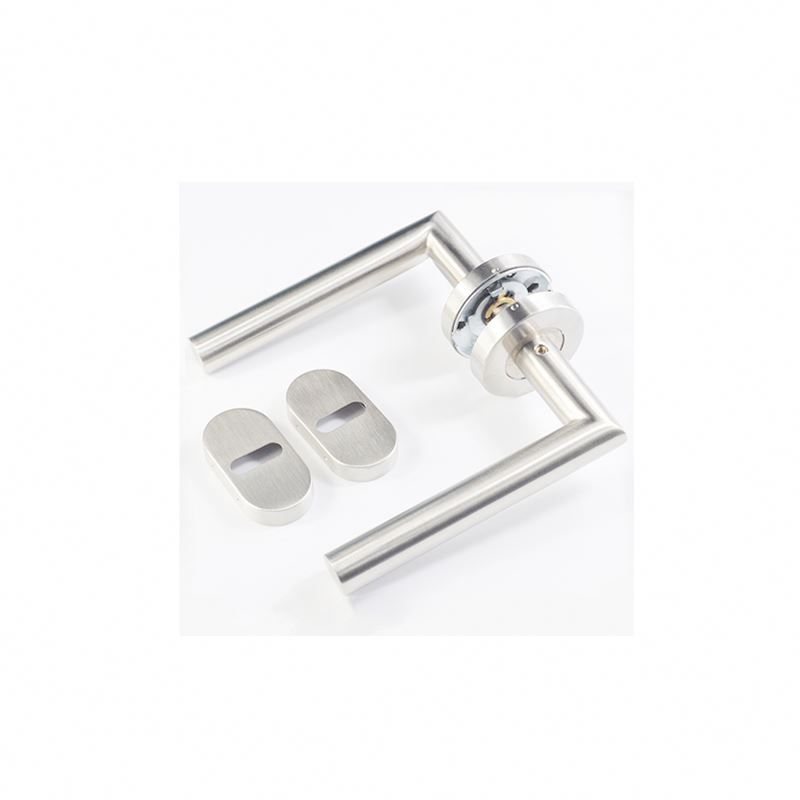 La manija de la puerta del armario de la cocina de plata antigua de acero inoxidable de estilo europeo moderno