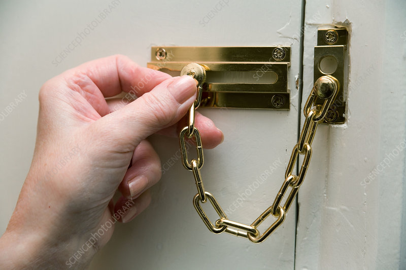 ¿Cómo funciona una cadena de seguridad para puertas?