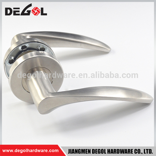 Manija interna de diseño con cerradura de puerta Manija de acero inoxidable cromada