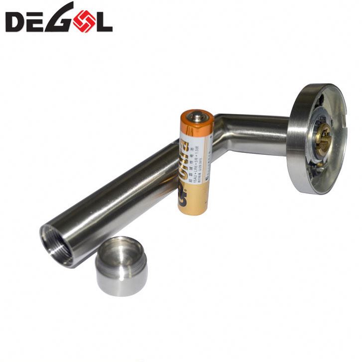 Encendido automático de la manija de nivel de puerta LED