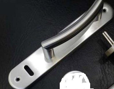 Manija de hardware de puerta fría de venta caliente