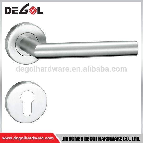 Puertas de alta gama y herrajes para muebles