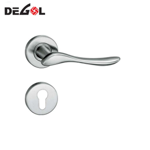 Manija de puerta de aluminio vendedora caliente para puerta de madera