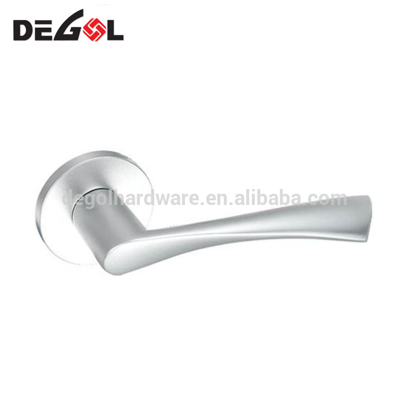 Manija de puerta de aluminio vendedora caliente para puerta de madera