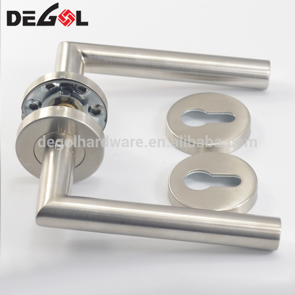 Proveedor de China de acero inoxidable de gama alta apartamento tubo interior tubo cepillado manijas de palanca de puerta de níquel satinado