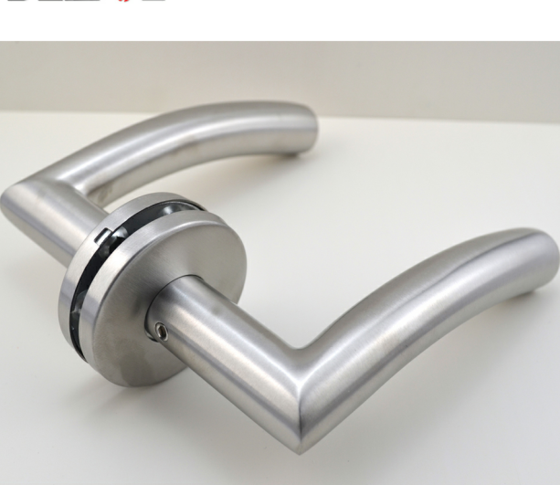 Manija de puerta china Manija de puerta de vidrio de acero inoxidable Herrajes de construcción de lujo Manija de puerta de zinc exterior