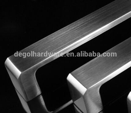 Manija barata de los muebles del hierro del diseño moderno manija tirador cromada polaca para la cocina