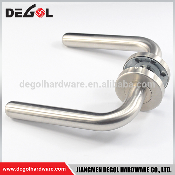 China fabricante residencial interior tubo de acero inoxidable palanca palanca puerta resorte