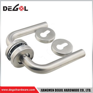 Accesorios de puerta con manija de puerta de acero inoxidable