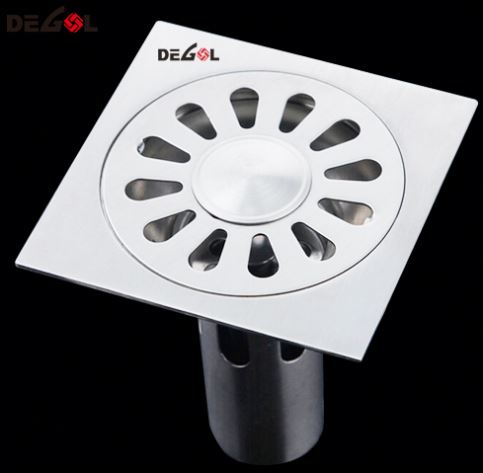 Tirador de puerta con tubo de drenaje de piso con inserción de azulejo cuadrado