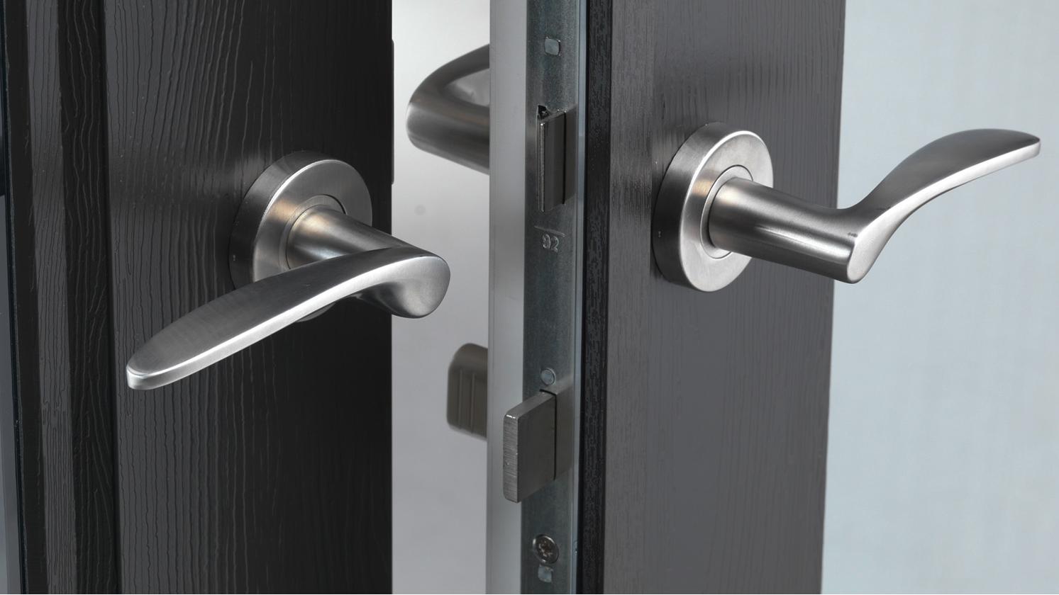Elegir la cerradura de puerta adecuada: soluciones de seguridad, hoteles y puertas de madera