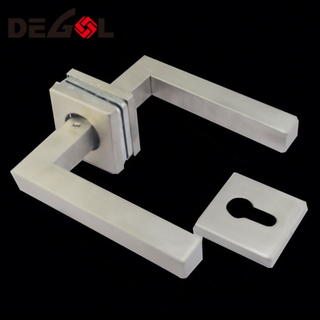 El material interior sólido de acero inoxidable al por mayor mantiene la manija de la puerta trasera segura