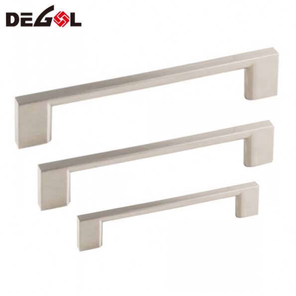 PUERTA Y Pomo MANGO Fabricado en latón Herrajes de gabinete populares Accesorios de aspecto antiguo Tirador de cerradura de puerta