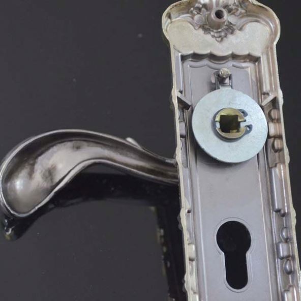 Tirador de puerta barato con cerradura de cilindro de latón completo