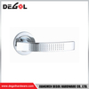 Manija de puerta moldeada de precisión del nuevo modelo de aleación de zinc de aleación de aluminio, fabricada en China