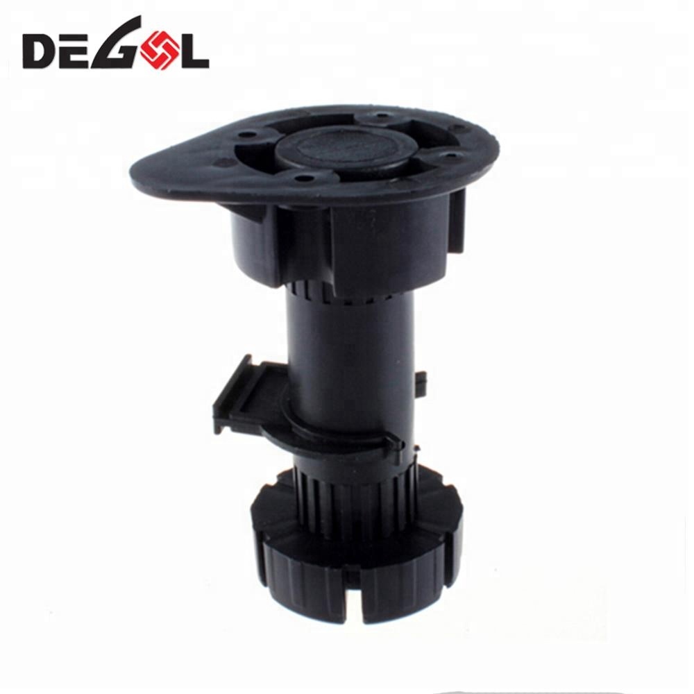 Elevadores de patas de muebles de plástico negro.