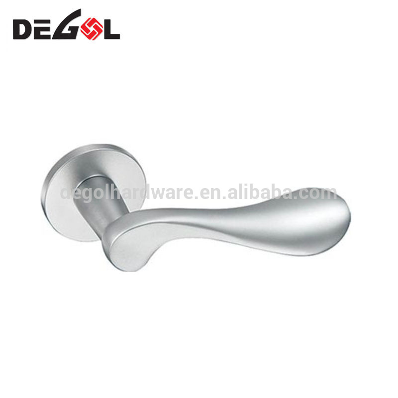 Manija de puerta de aluminio vendedora caliente para puerta de madera