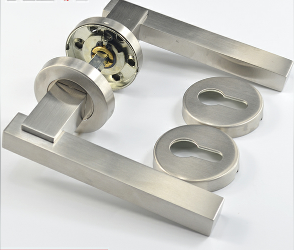 Manija de puerta de metal de alta calidad de nuevo diseño